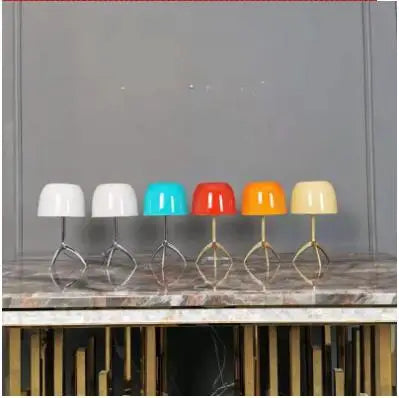 Orluné – Bauhaus Tripod Desk Lamp