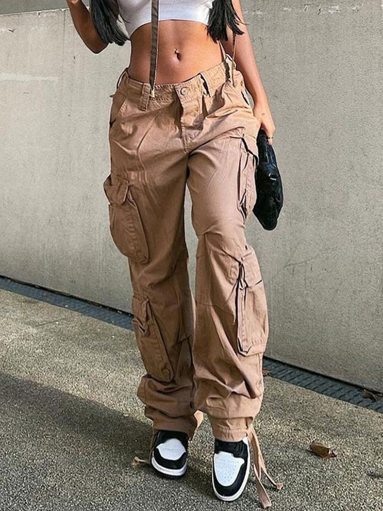 Lotte | Wide-leg cargo pants for women.