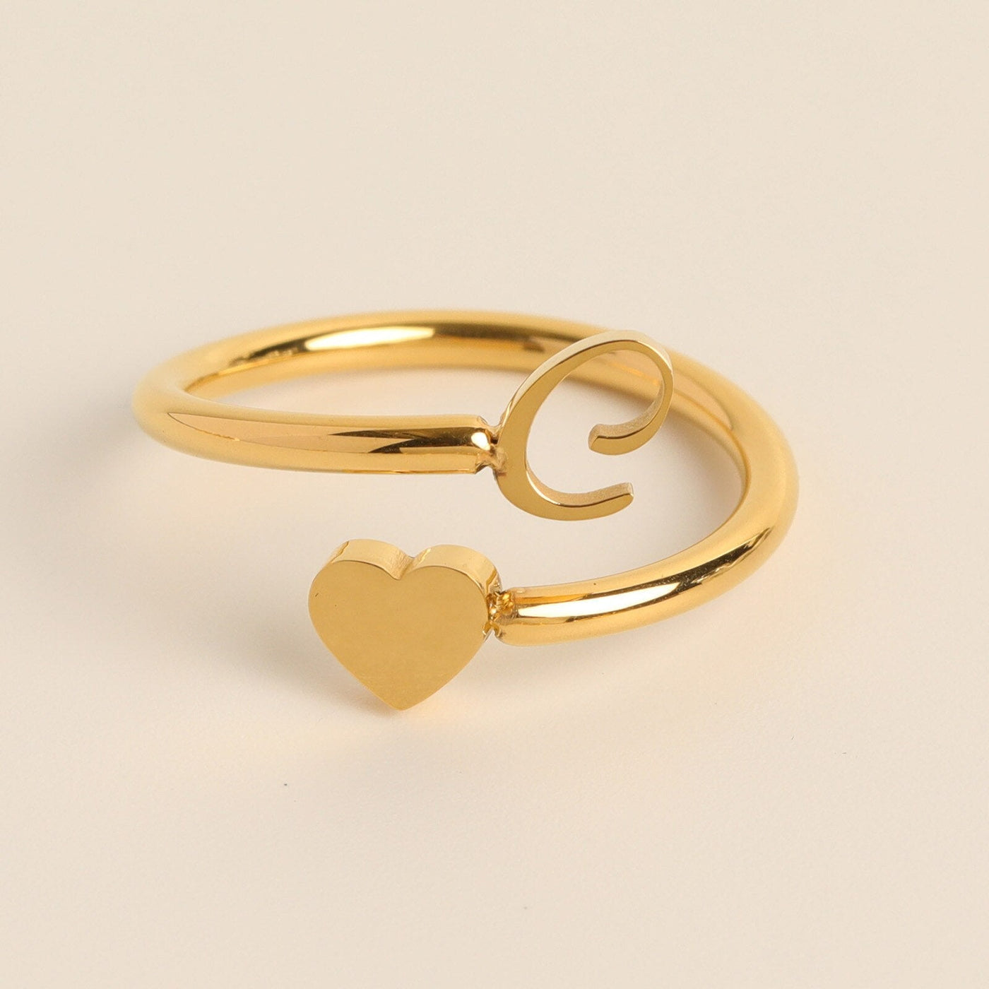Love Initial Ring – Personal charm with meaningful engraving