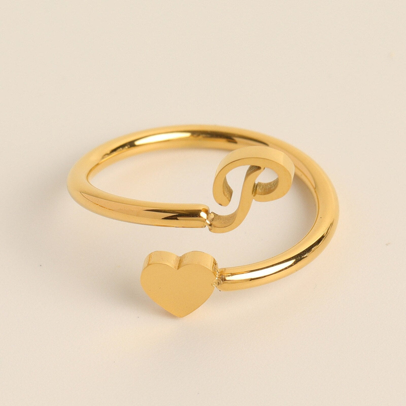 Love Initial Ring – Personal charm with meaningful engraving
