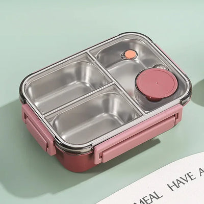 Insulated heating container for food storage