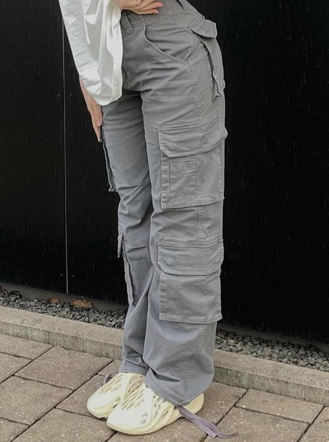 Lotte | Wide-leg cargo pants for women.