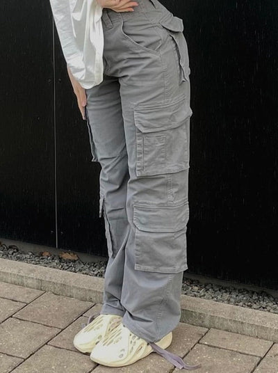 Lotte | Wide-leg cargo pants for women.