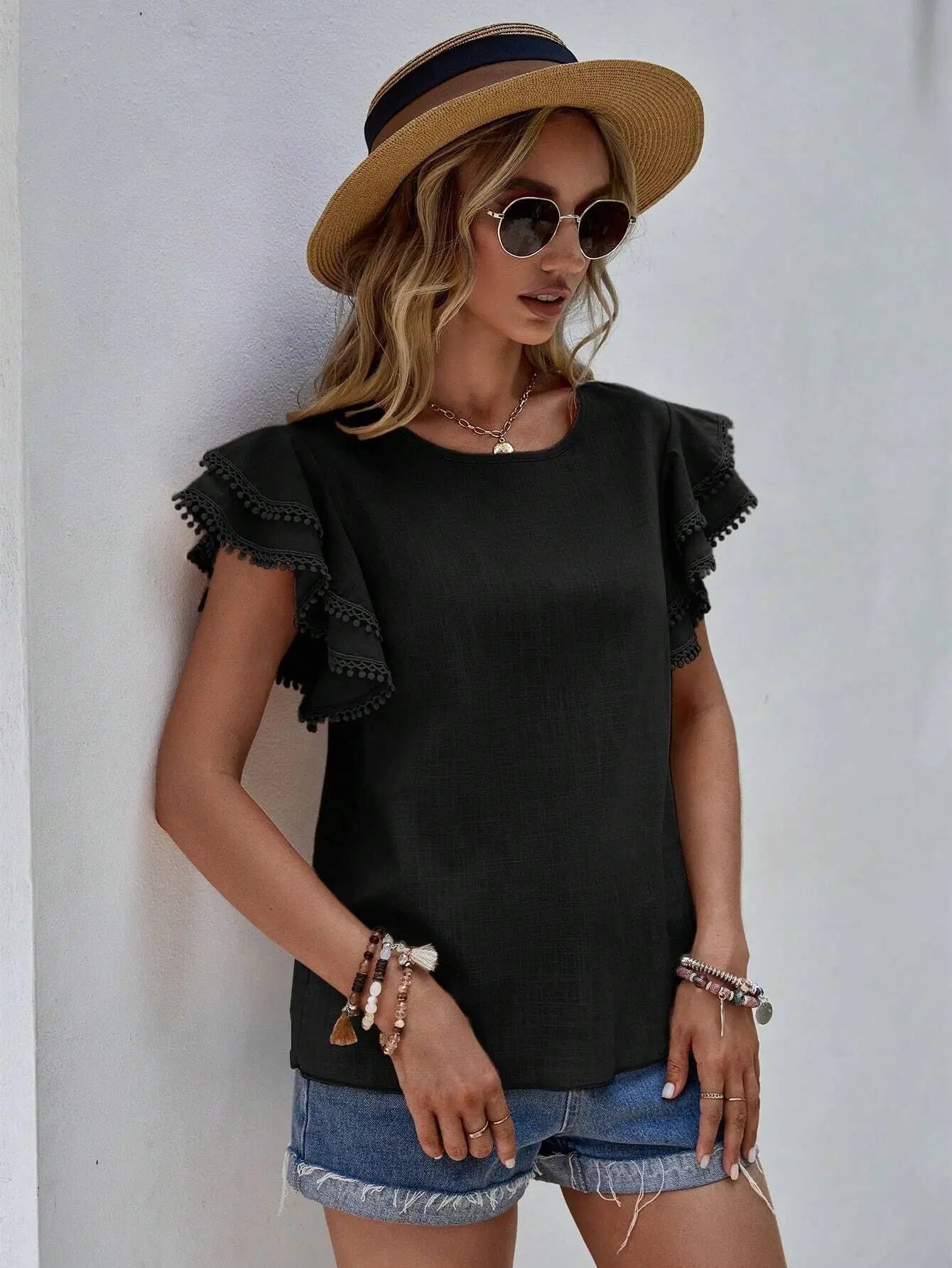 Camillia - Vrouwelijke Blouse met Ruchesmouwen