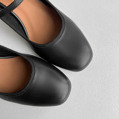 Fanny - Round toe in vegan leather