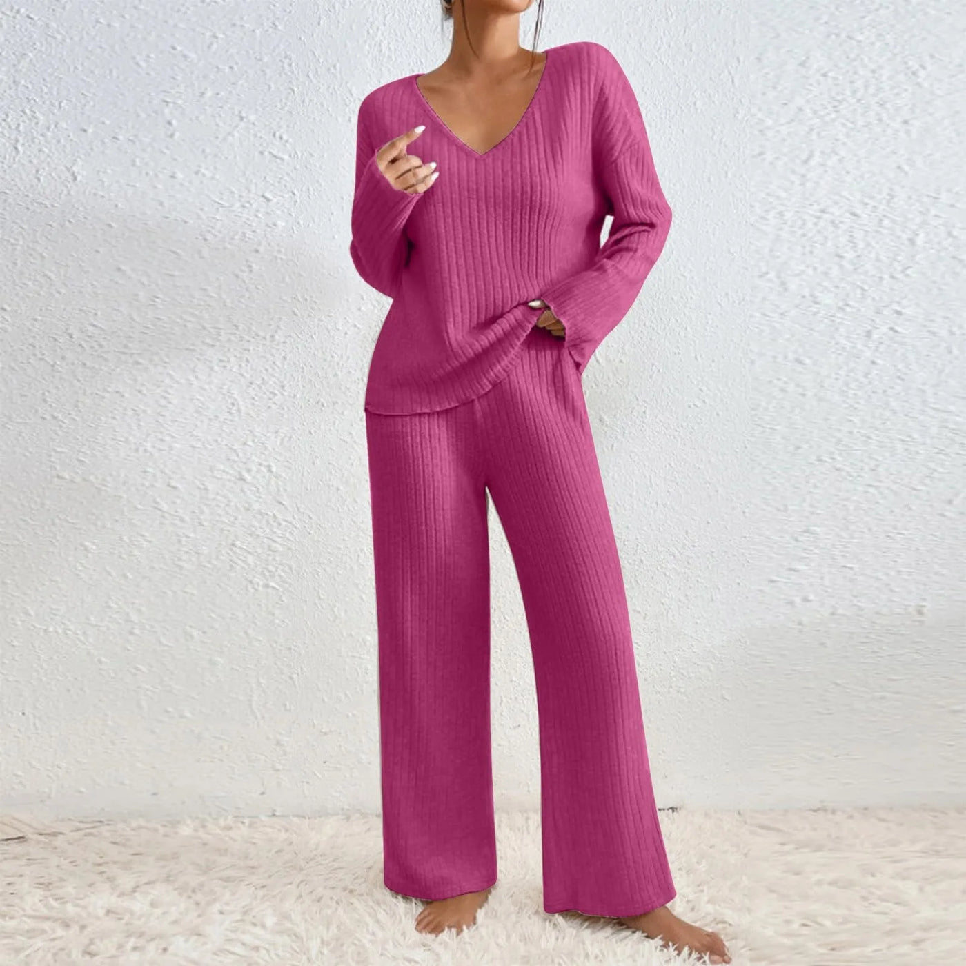 Lena – Stylish Knitted Set with V-Neck