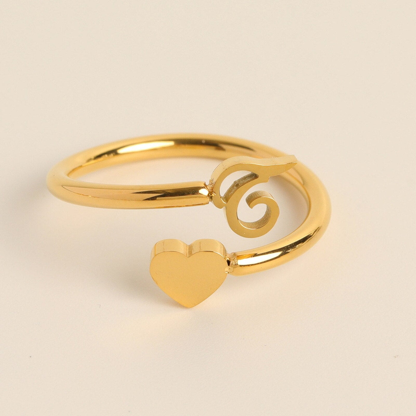 Love Initial Ring – Personal charm with meaningful engraving