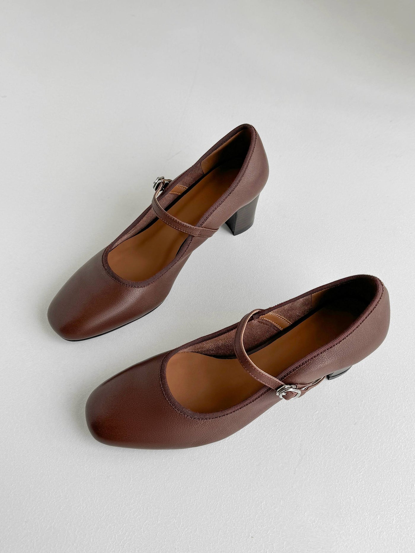 Fanny - Round toe in vegan leather