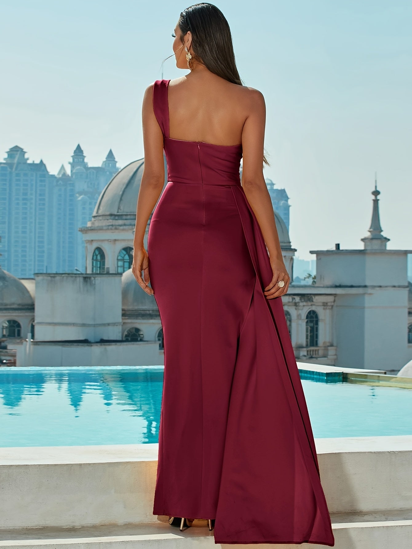 Scarlett | Luxe One-Shoulder Galajurk met Elegante Split