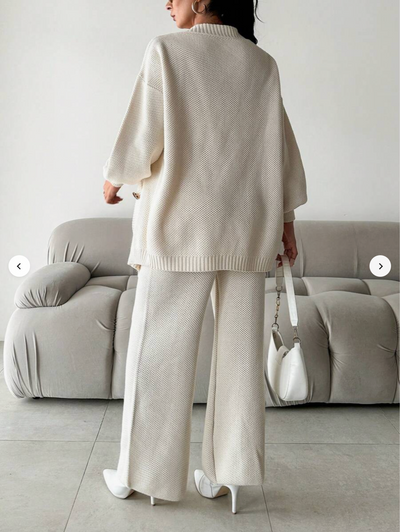 Galina - Knitted Set with V-Neck