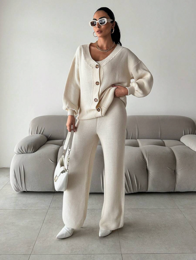 Galina - Knitted Set with V-Neck