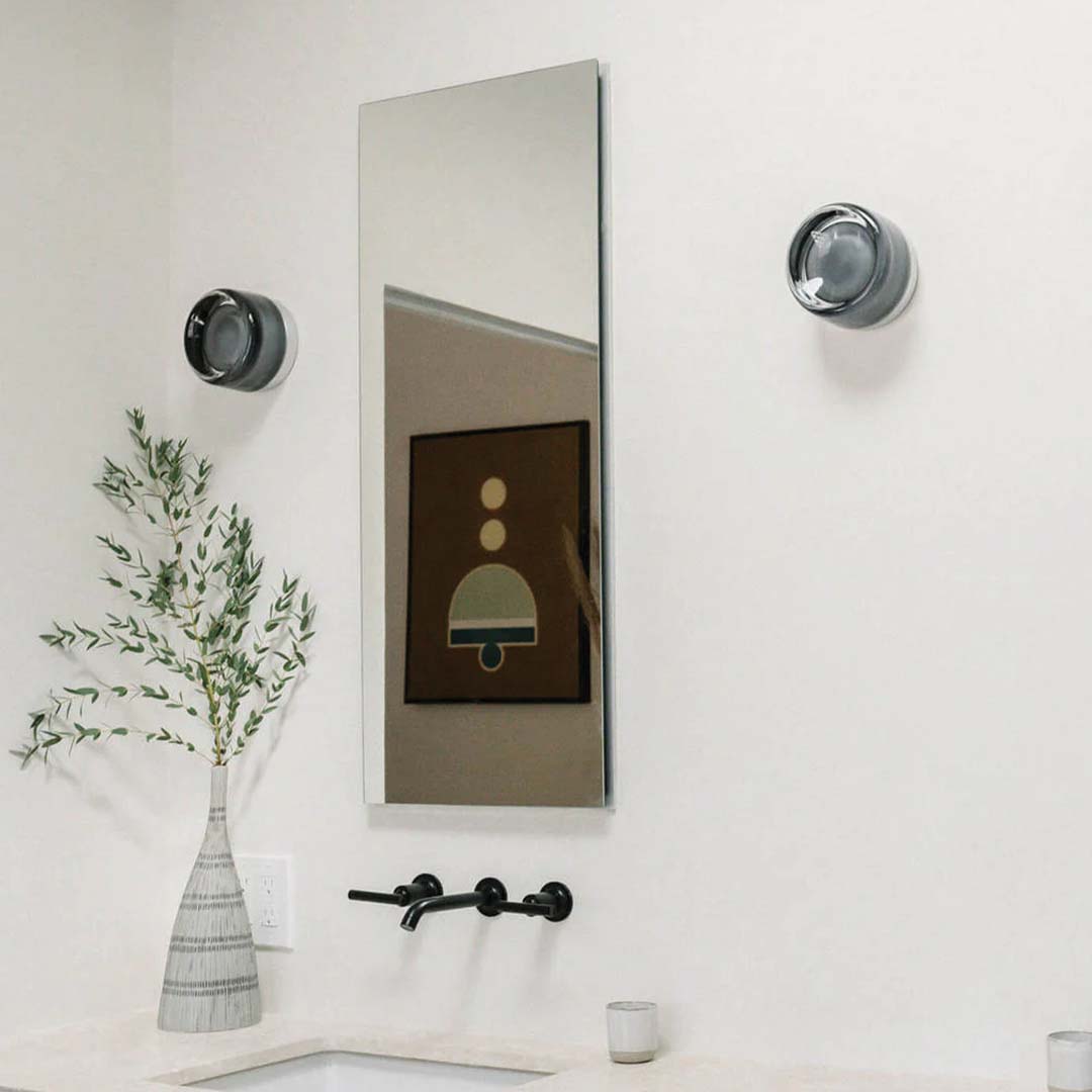 Dinrahn - Compact Glass Wall Lamp