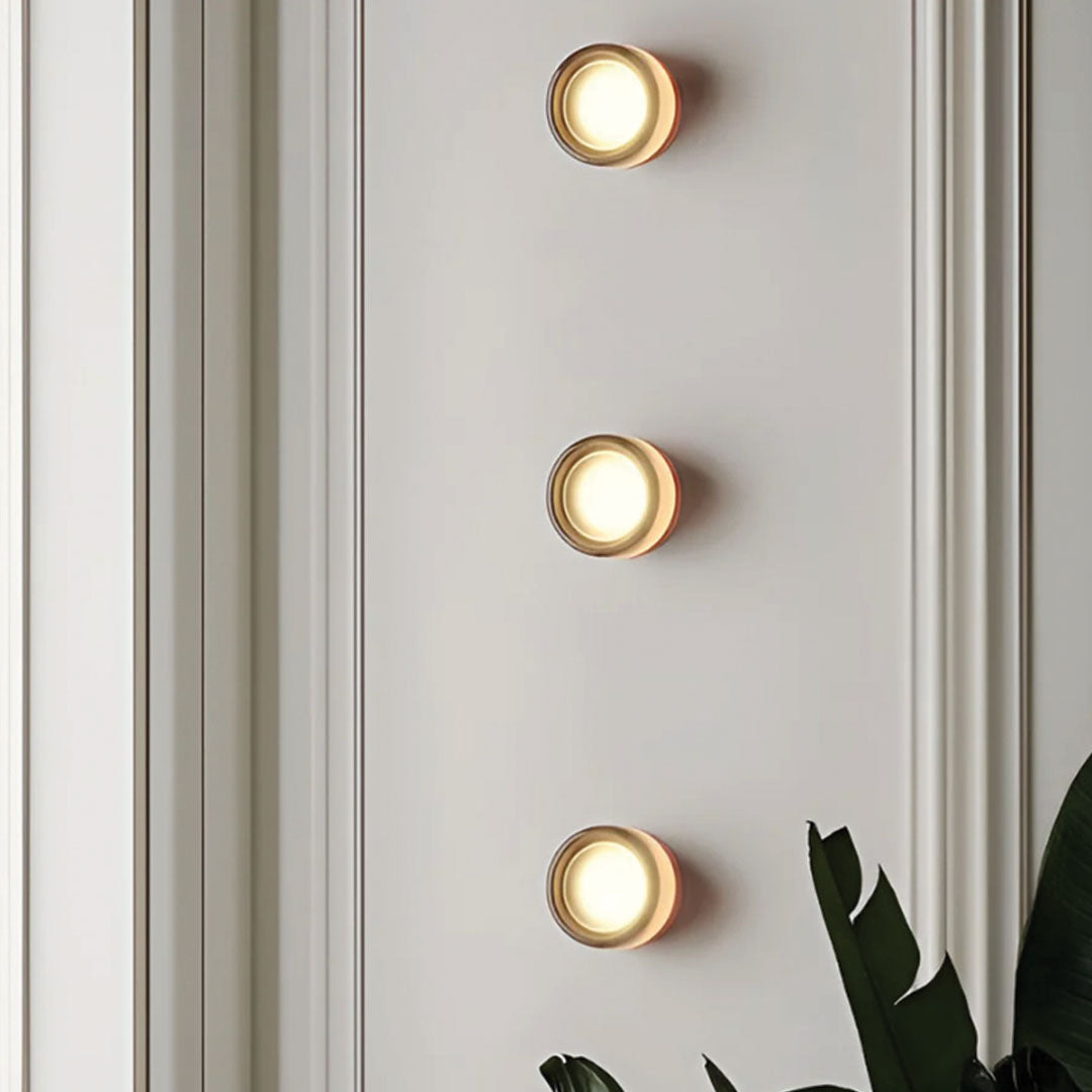 Dinrahn - Compact Glass Wall Lamp