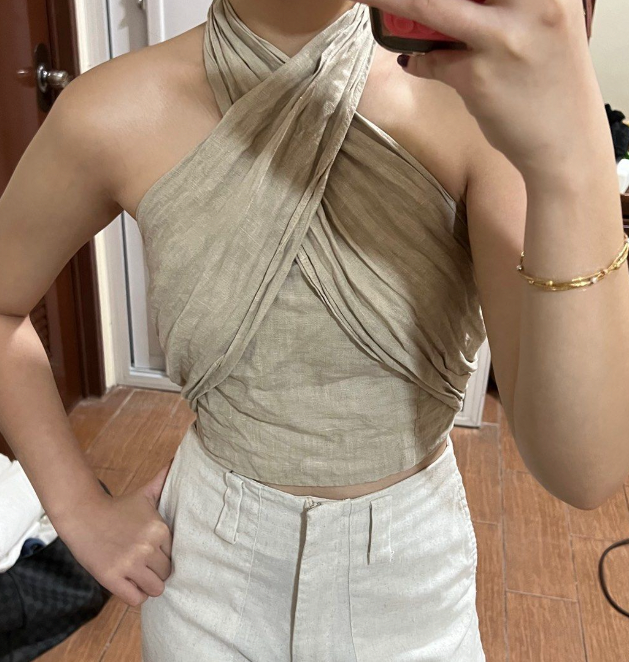 Gwenore - Stylish Crossover Crop Top