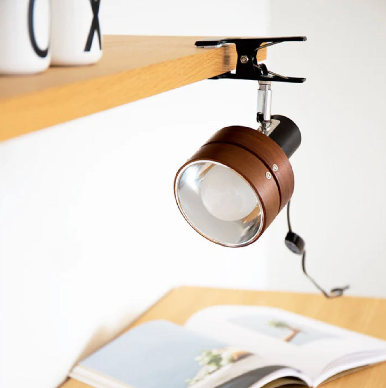 Climora - Adjustable Retro Desk Spotlight