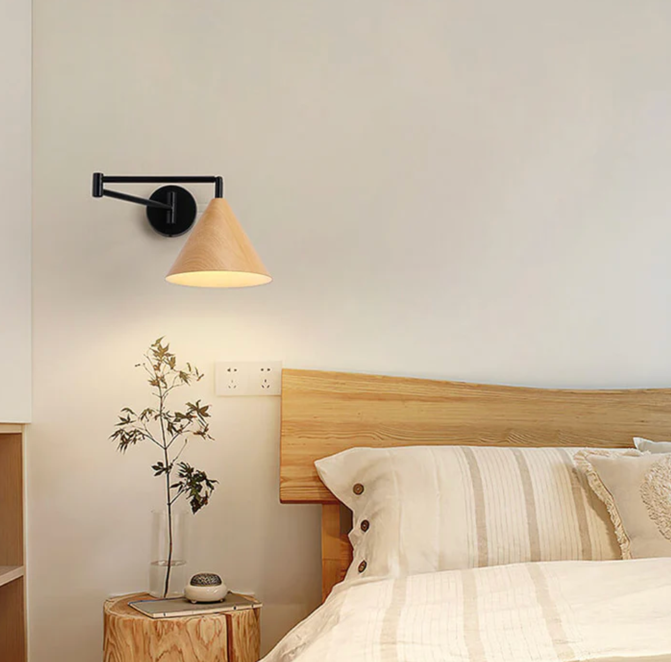 Nordevra - Wooden Wall Lamp