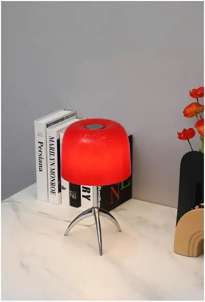 Orluné – Bauhaus Tripod Desk Lamp