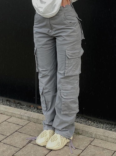 Lotte | Wide-leg cargo pants for women.