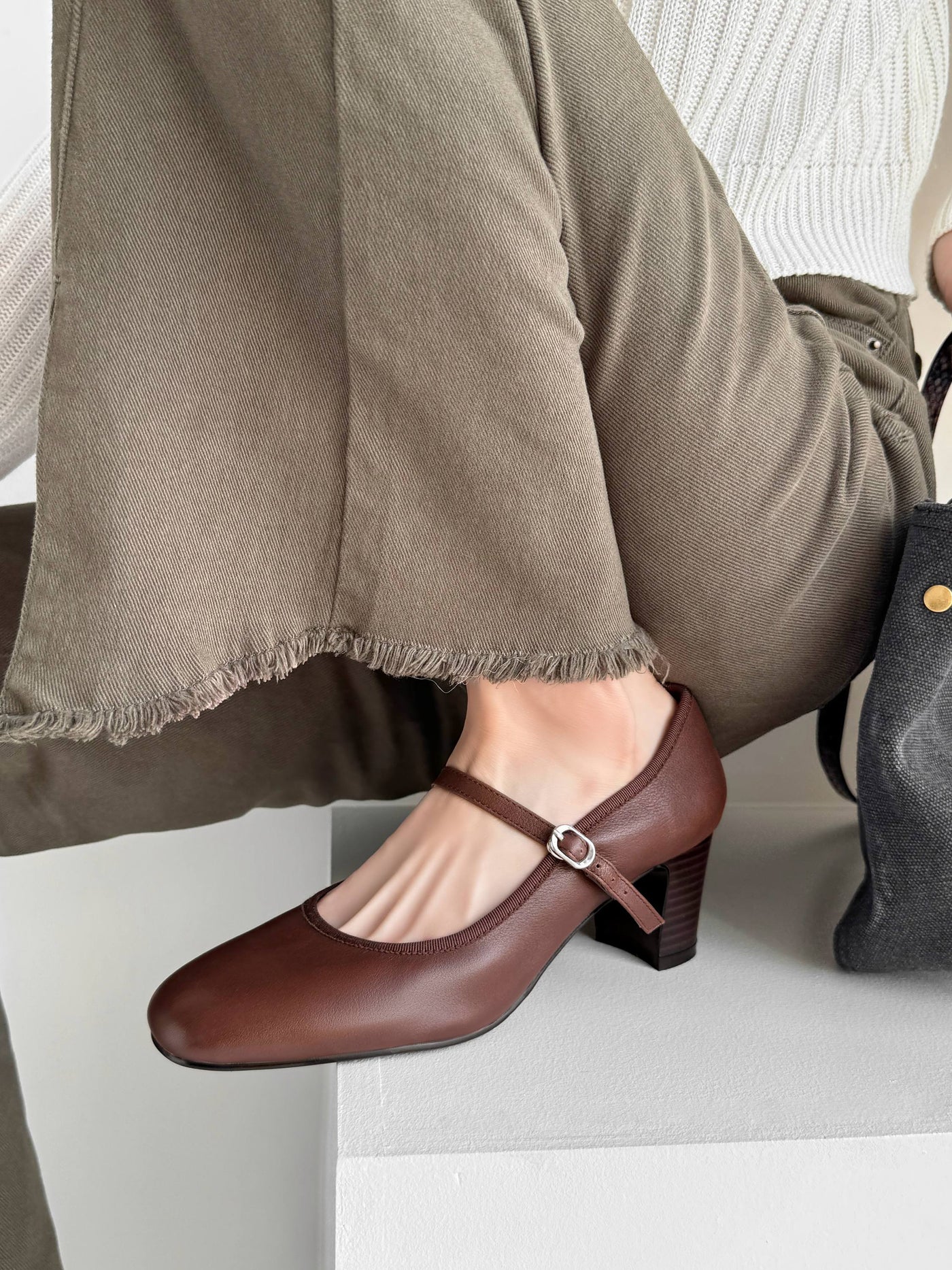 Fanny - Round toe in vegan leather