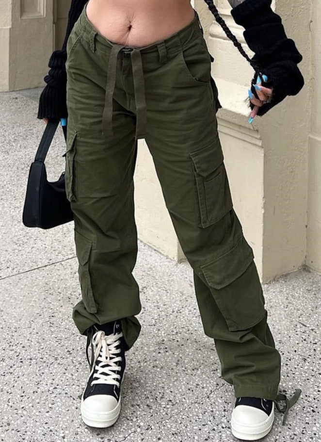 Lotte | Wide-leg cargo pants for women.