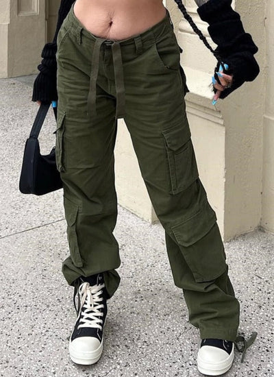 Lotte | Wide-leg cargo pants for women.