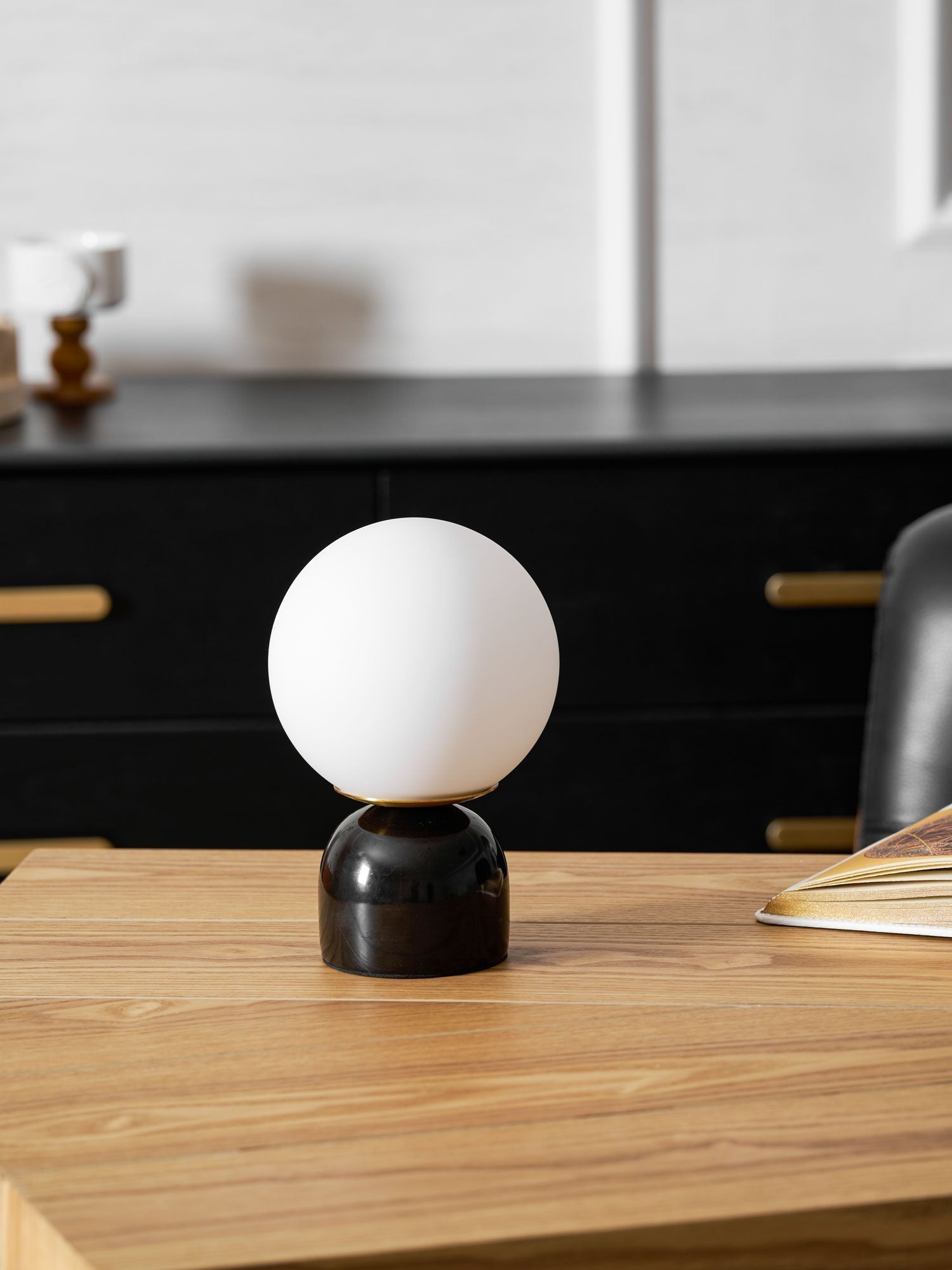 Dirella - Contemporary Sphere Marble Table Lamp