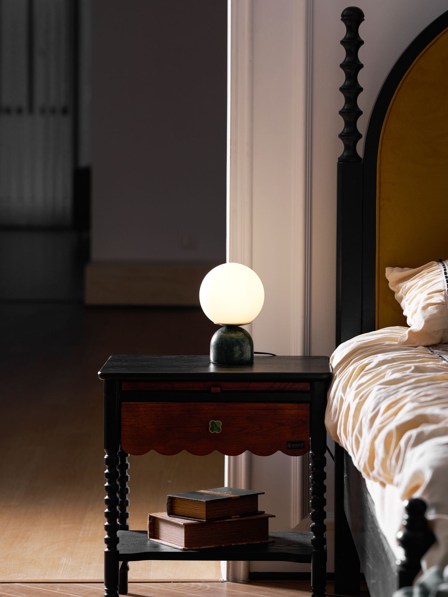 Dirella - Contemporary Sphere Marble Table Lamp