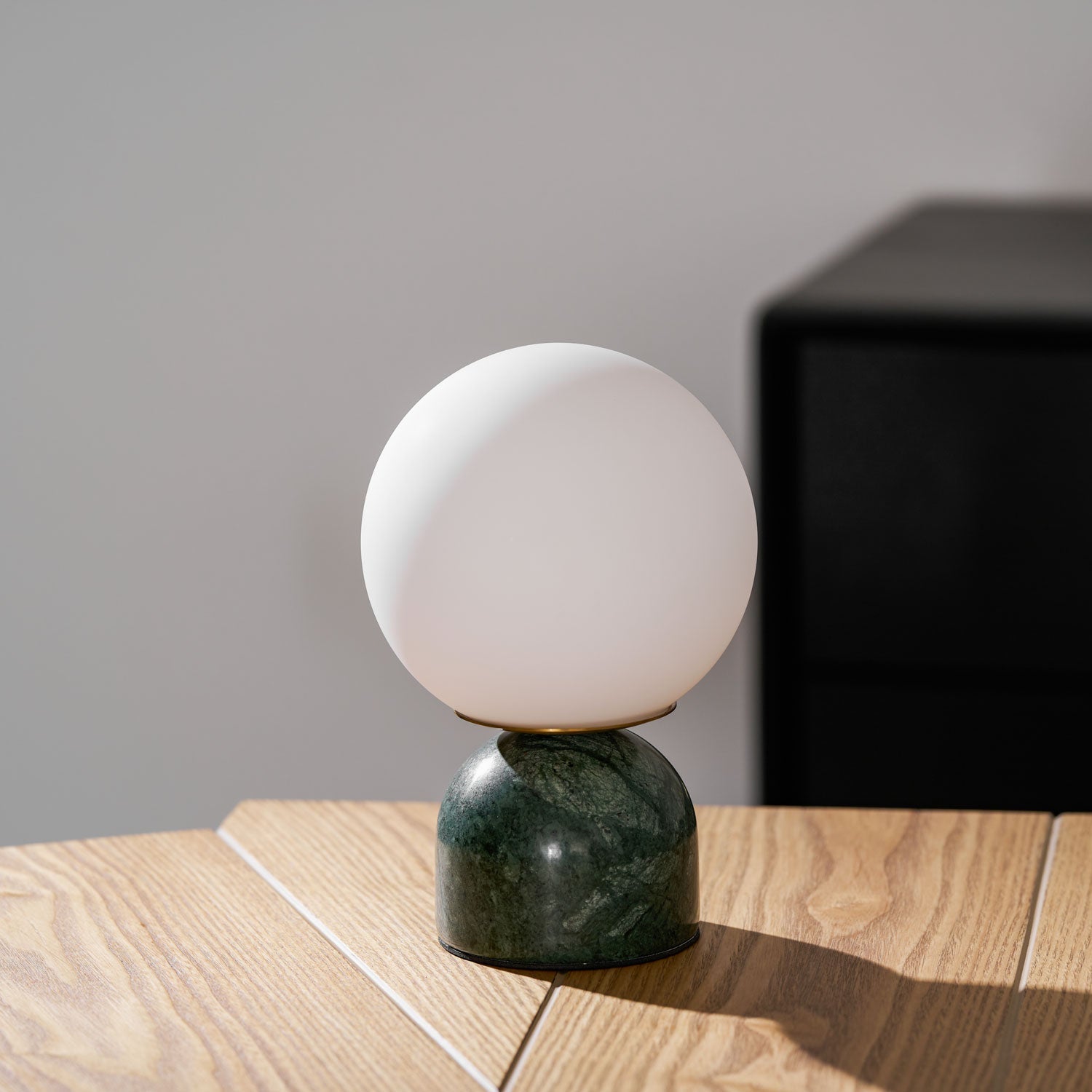 Dirella - Contemporary Sphere Marble Table Lamp