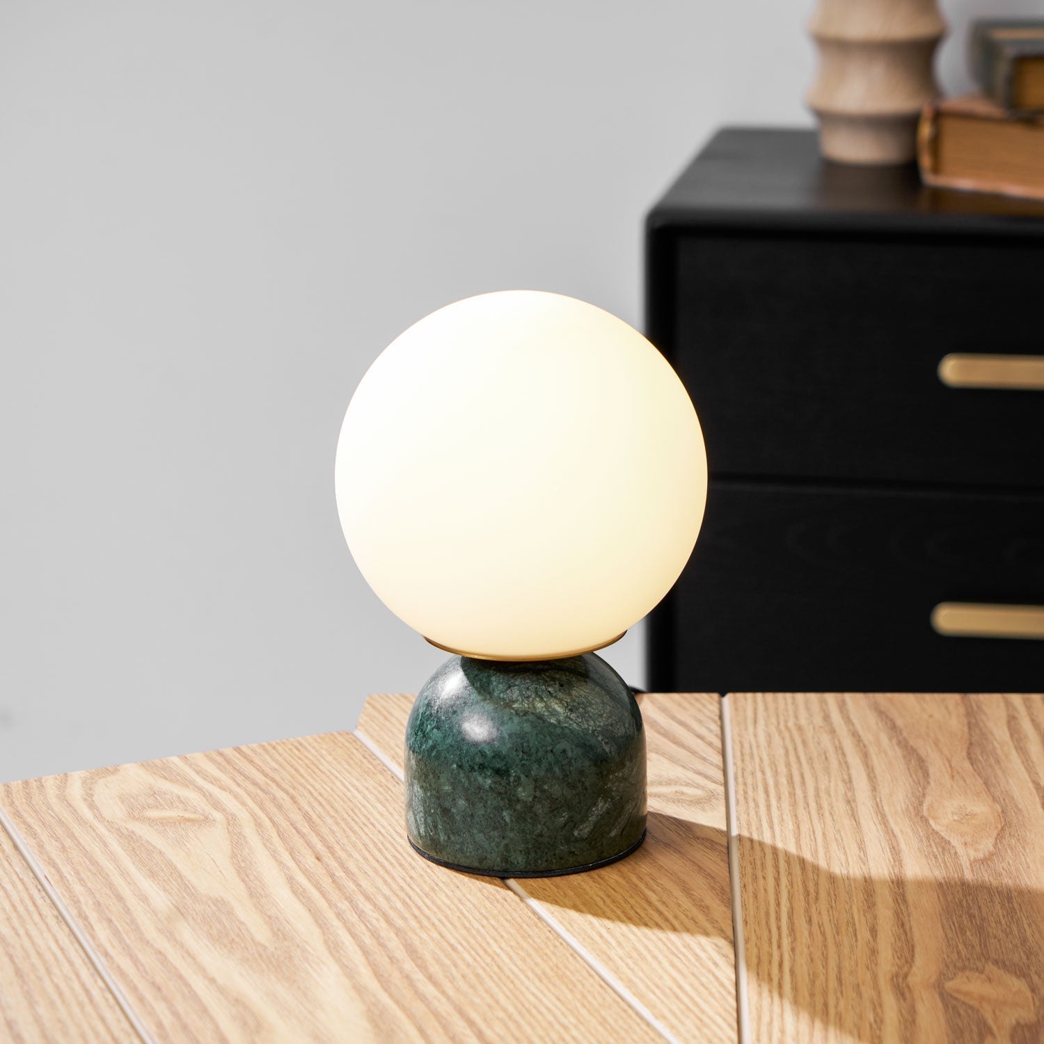Dirella - Contemporary Sphere Marble Table Lamp