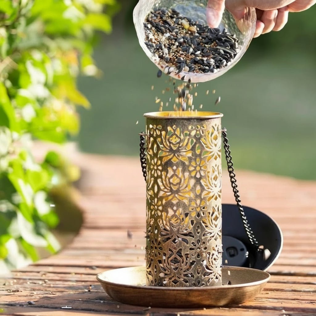 Aviora – Vintage Cylindrical Solar LED Bird Feeder Pendant Light