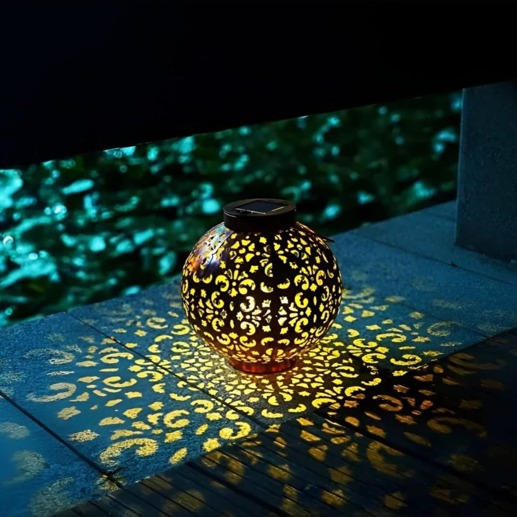 Laviera – Vintage Solar LED Garden Lantern Globe