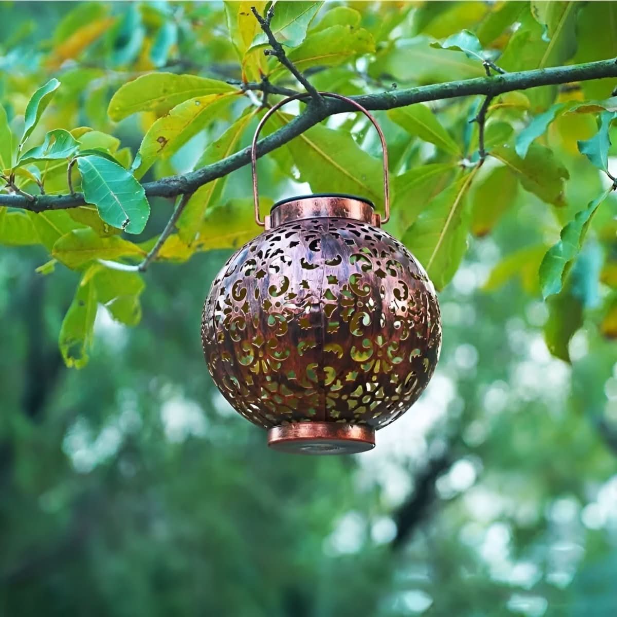 Laviera – Vintage Solar LED Garden Lantern Globe