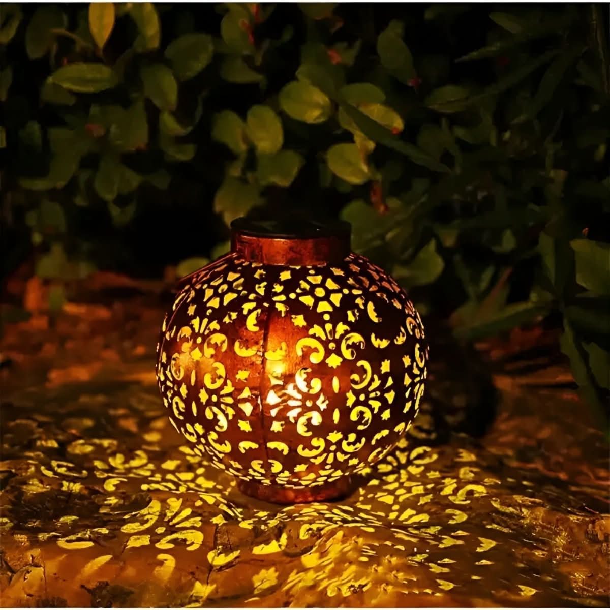 Laviera – Vintage Solar LED Garden Lantern Globe