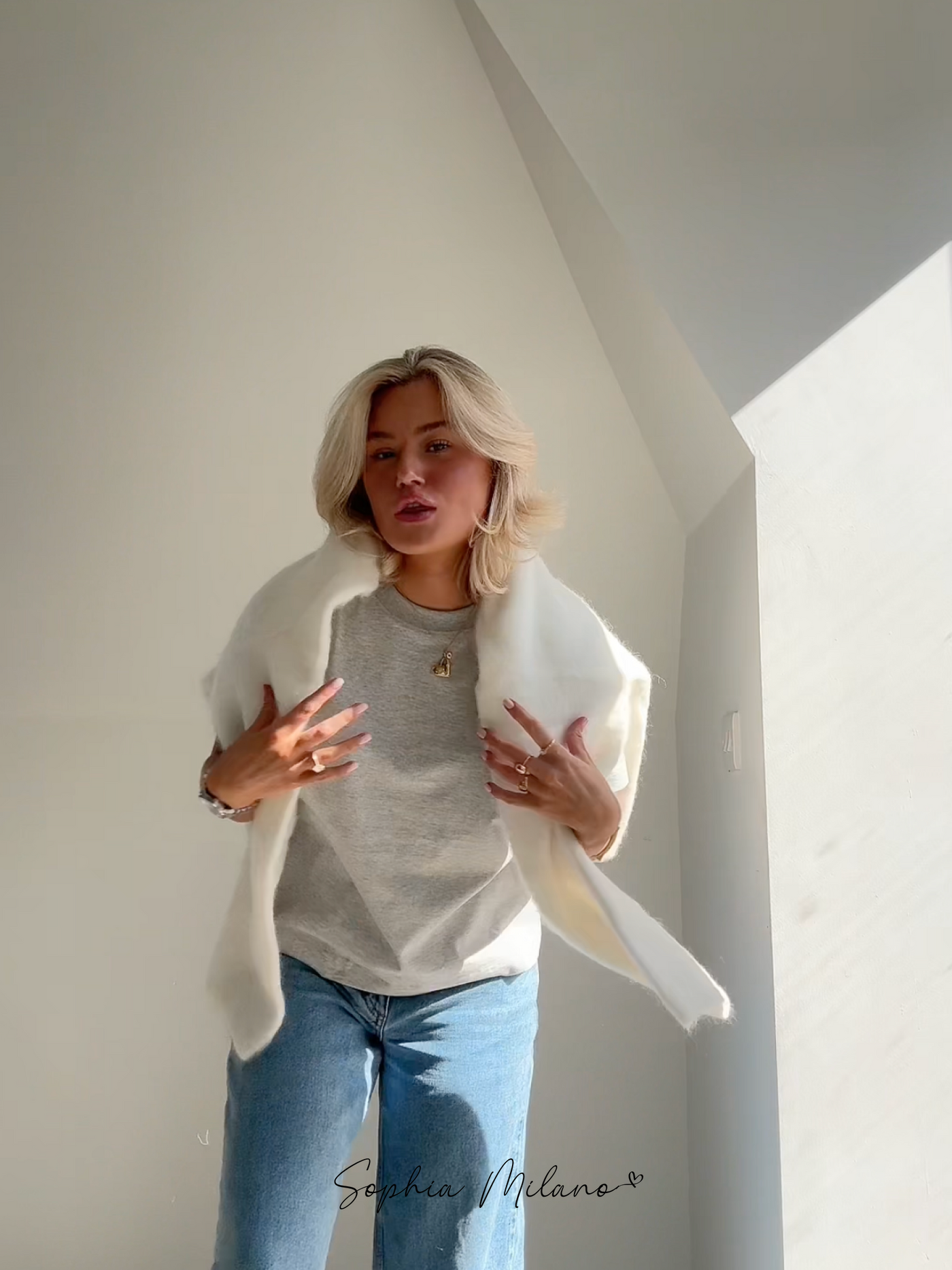 Ishara - Round Neck Sweater