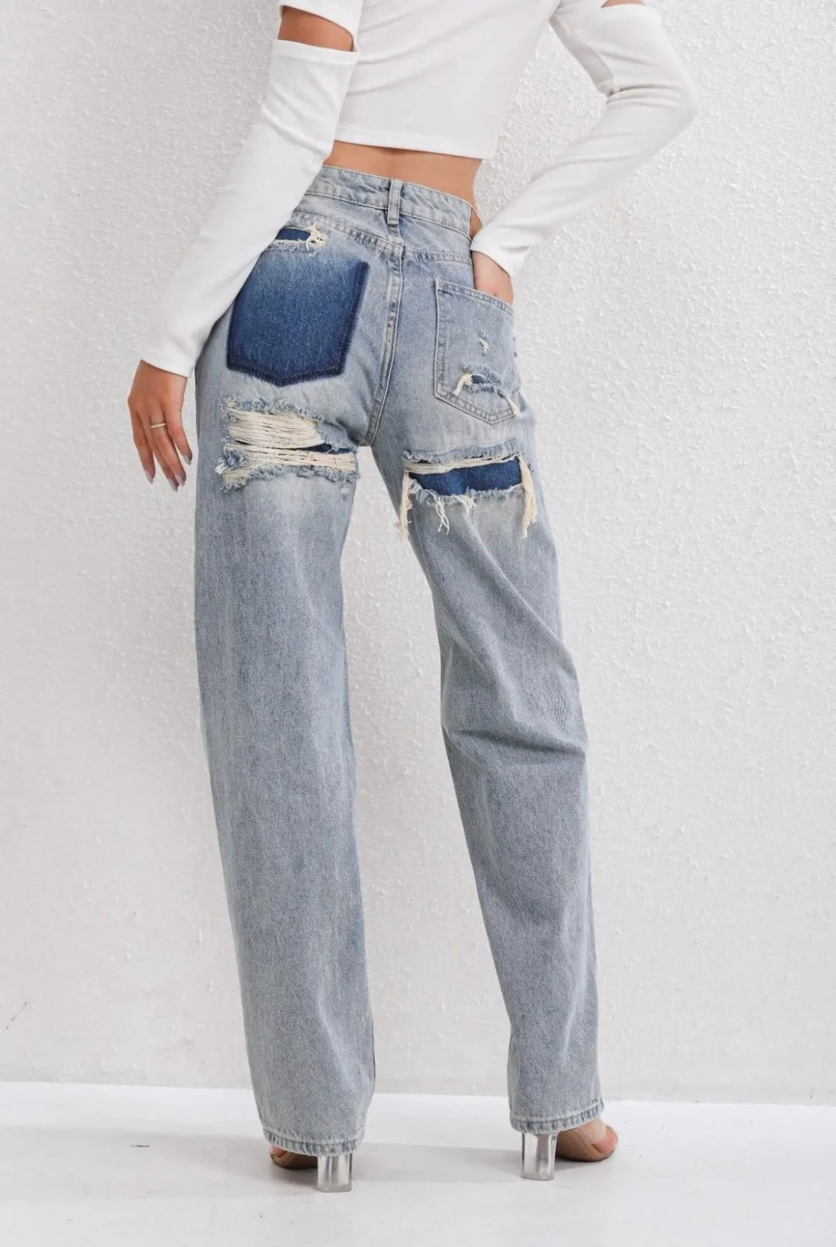 Straight fit jeans met distressed look – Vintage denim met eigentijdse details