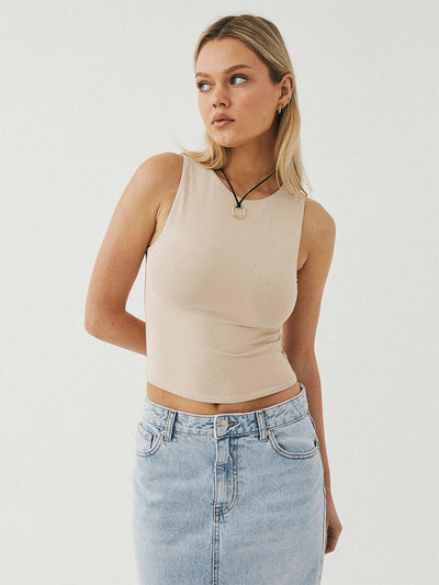 Zayda | Basic Mouwloze Crop Top met Strakke Pasvorm