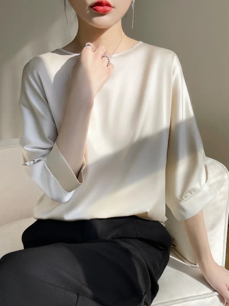 Javiera - Shiny Satin T-Shirt