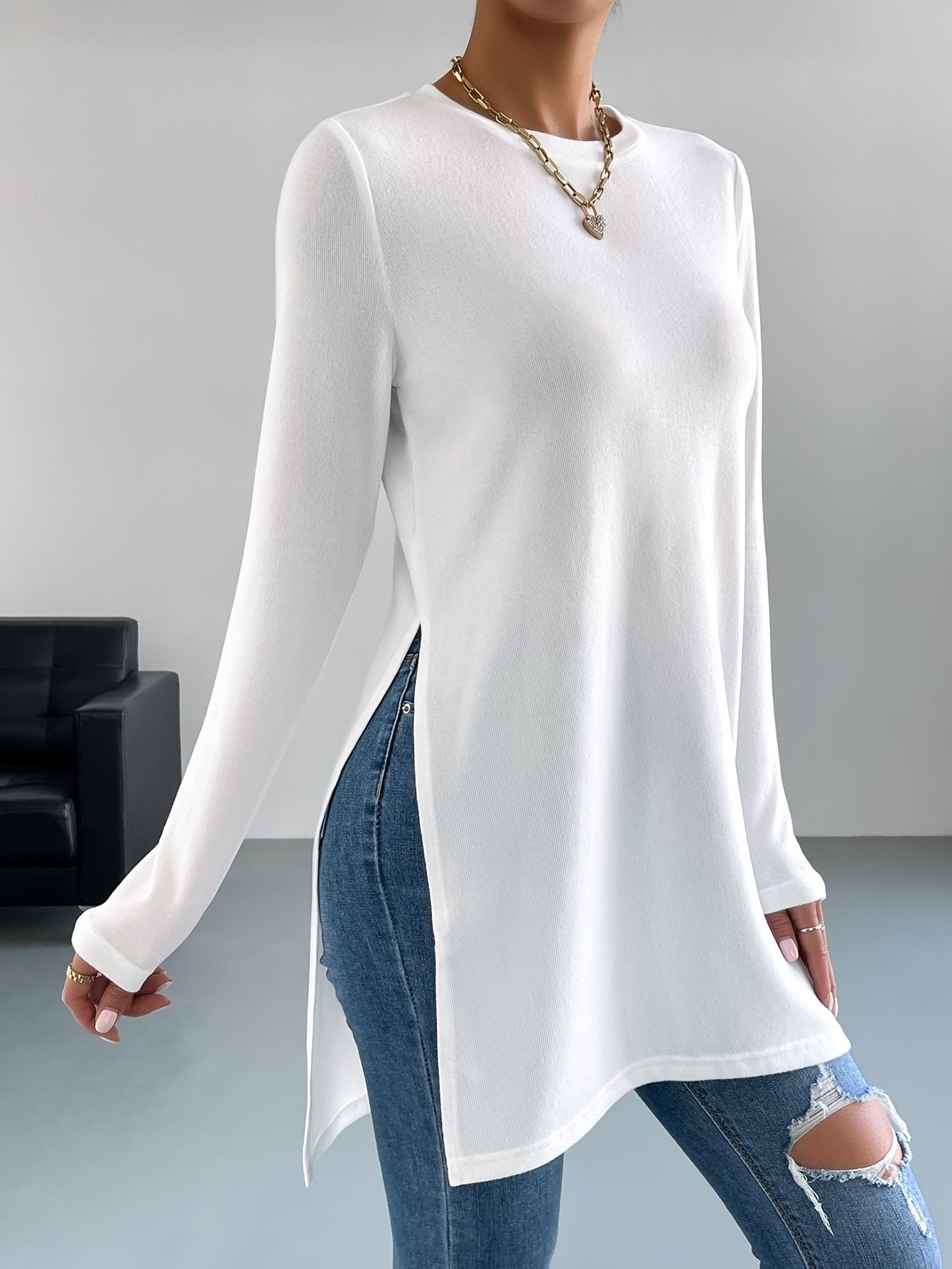 Nina | Stijlvol effen kleur t-shirt met lange mouw en zijsplit