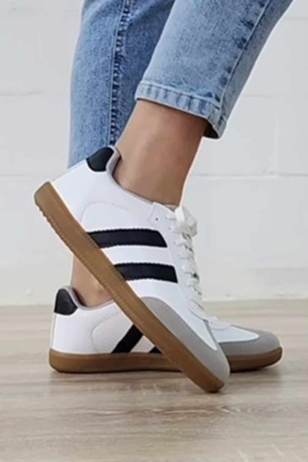 Katia - Striped flat lace-up sneakers