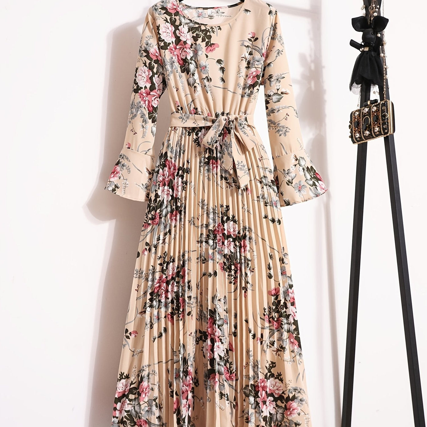 Noor | Maxi-jurk met bloemenprint en lange mouwen