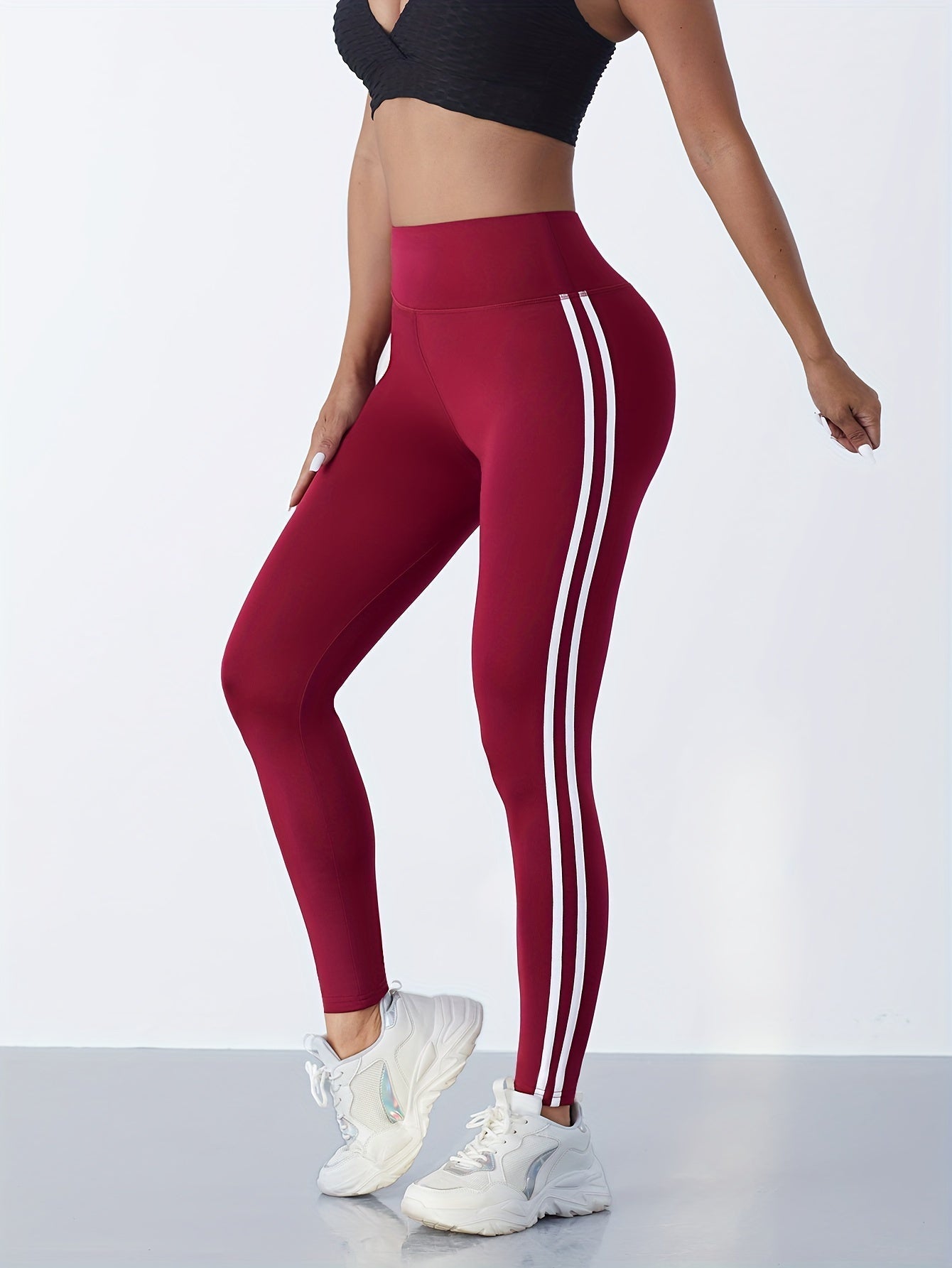 Lotte | Moisture-wicking yoga leggings with a high waistband
