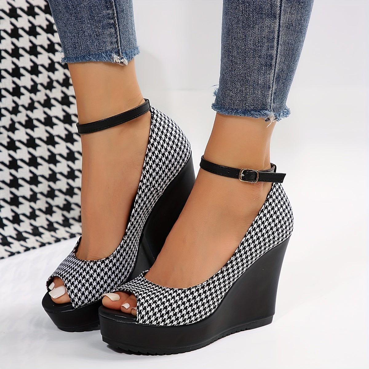Luna | Black women's sandals with wedge heel