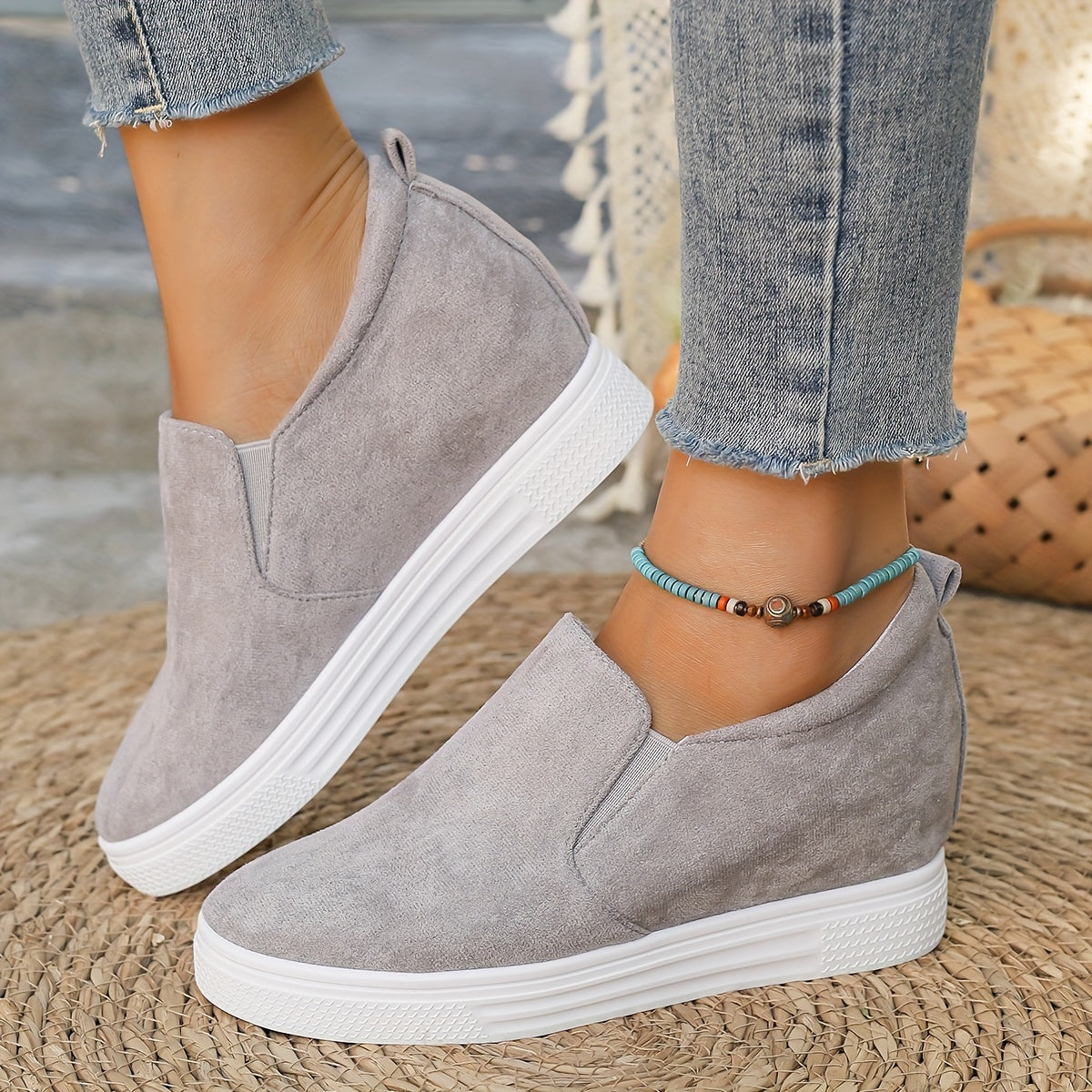 Nina | Effenkleurige casual verhogende dames sneakers
