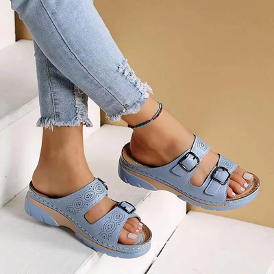 Amira – Geperforeerde Buckle Sandalen