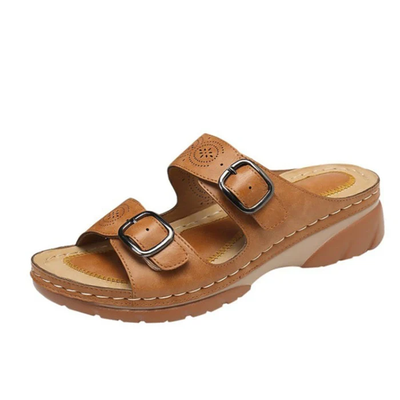 Amira – Geperforeerde Buckle Sandalen