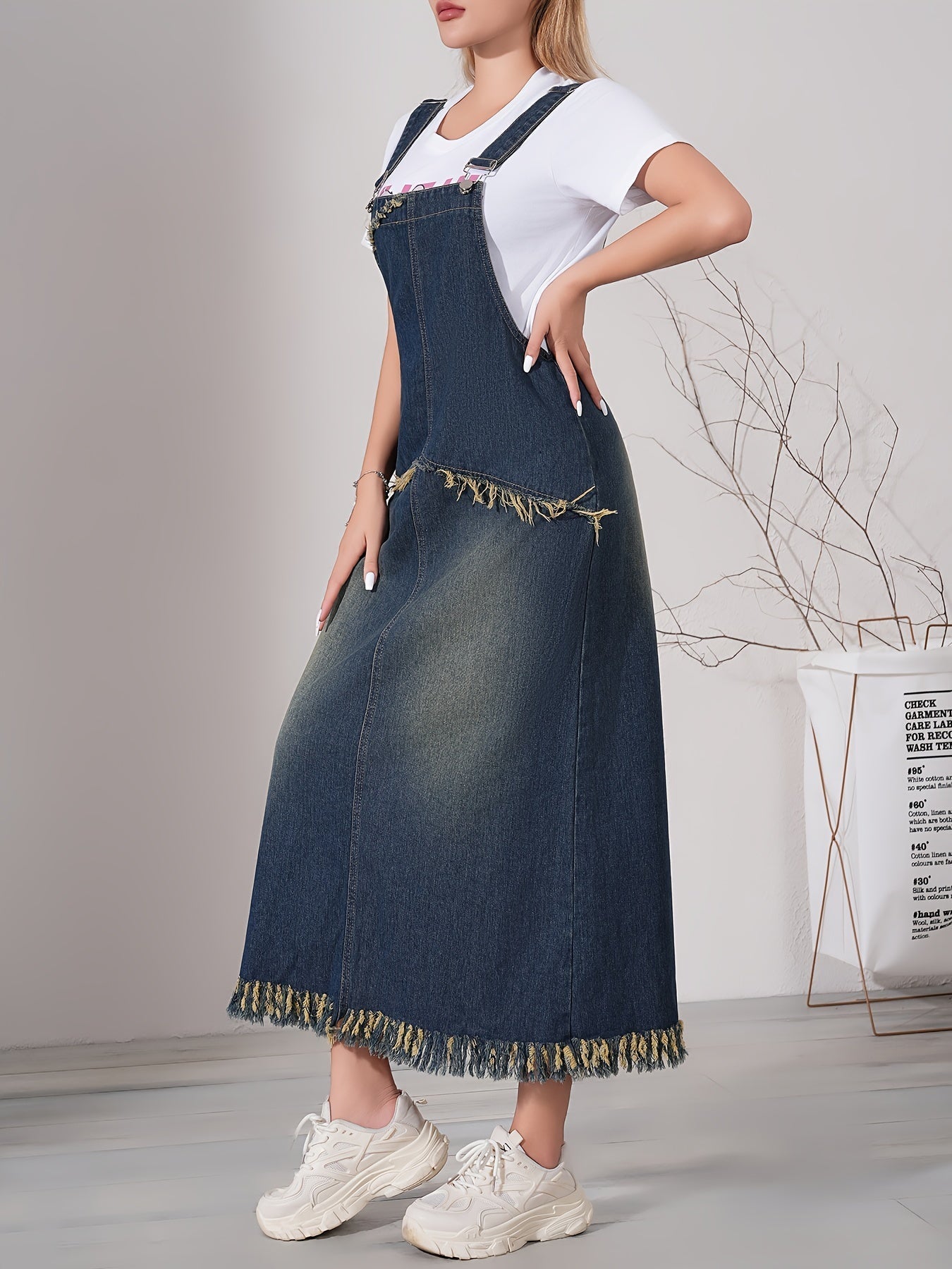 Lotte | Casual denim maxi-jurk met raw hem en verstelbare band