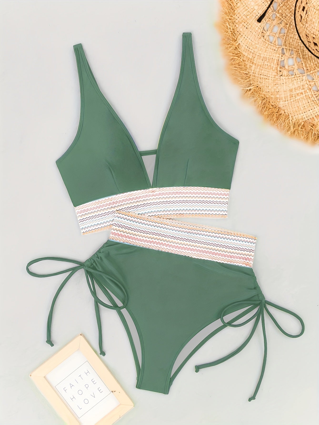 Emma | Bikini set with a V-neck top and high-waisted bottoms 