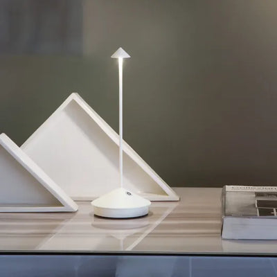 Luna | Wireless LED table lamp