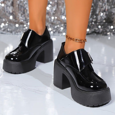 Luna | Fashionable women's platform pumps with buckle closure