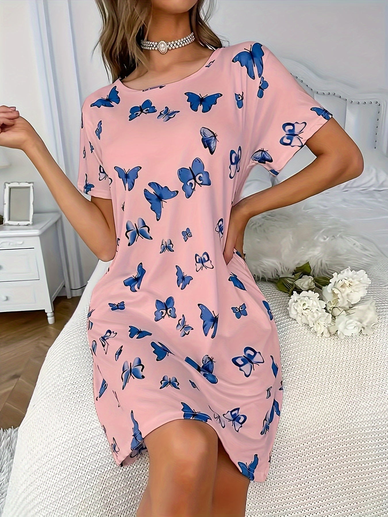 Lotte | Casual nightgown with butterfly print and short sleeves